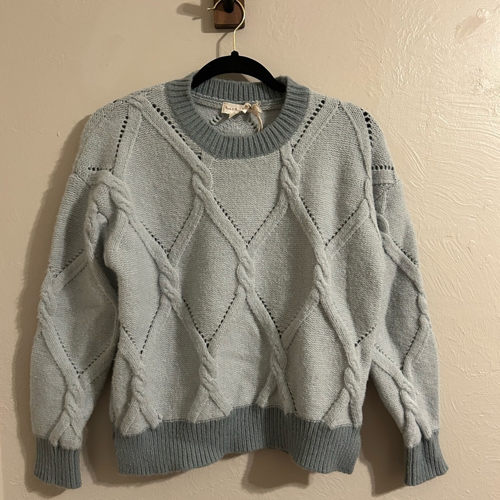 Hem & Thread Soft Knit Sweater light Blue